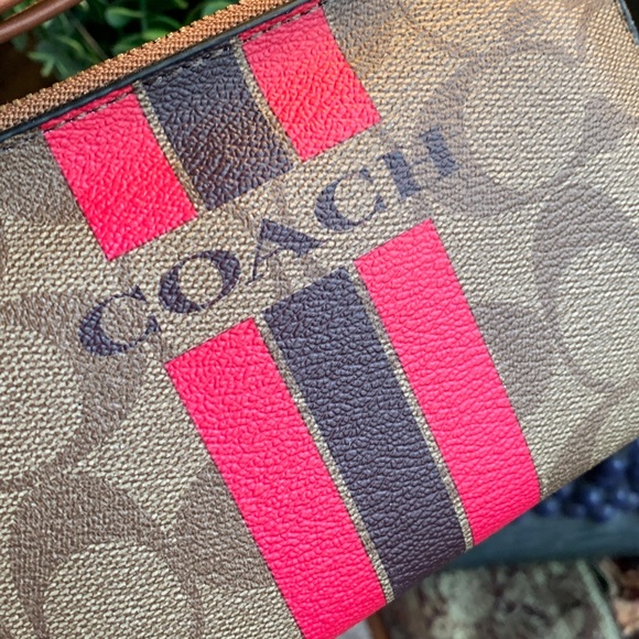 Authentic COACH Signature Coated canvas/stripes zip top card wristlet - Picture 12 of 12
